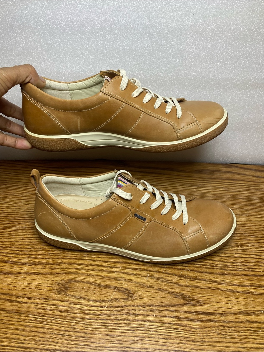 ECCO Chase II Tie Sneakers Women’s 40 US 9 Tan Leather Lace Up Comfort Low Top